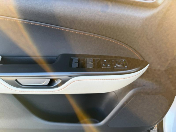 Photo 23 du bon plan LEXUS NX 450h+ Luxe 4WD occasion à 44990 €