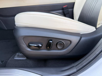 Photo 24 du bon plan LEXUS NX 450h+ Luxe 4WD occasion à 44990 €