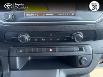 Photo 23 du bon plan TOYOTA ProAce Combi Medium 2.0 140 D-4D MC24 occasion à 31990 €