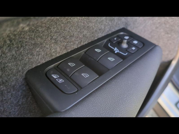 Photo 21 du bon plan VOLVO XC40 B3 163ch Lounge Edition DCT 7 occasion à 42990 €