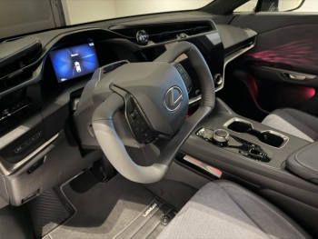 Photo 10 du bon plan LEXUS RZ 500e Executive MC26 occasion à 68900 €