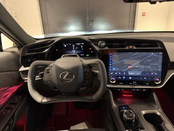 Photo 12 du bon plan LEXUS RZ 500e Executive MC26 occasion à 68900 €