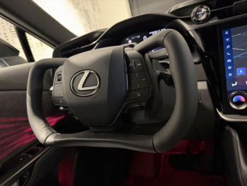 Photo 13 du bon plan LEXUS RZ 500e Executive MC26 occasion à 68900 €