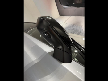 Photo 15 du bon plan LEXUS RZ 500e Executive MC26 occasion à 68900 €