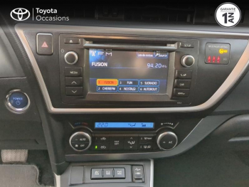 Photo 15 du bon plan TOYOTA Auris Touring Sports HSD 136h Dynamic occasion à 13990 €