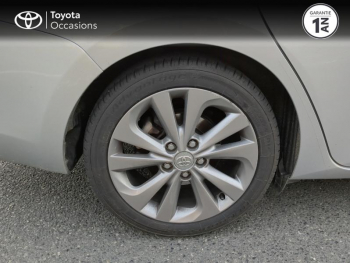 Photo 16 du bon plan TOYOTA Auris Touring Sports HSD 136h Dynamic occasion à 13990 €
