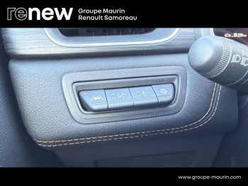 Photo 18 du bon plan RENAULT Captur 1.6 E-Tech hybride 145ch Iconic occasion à 21900 €