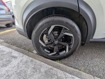 Photo 17 du bon plan NISSAN Juke 1.6 Hybrid 143ch N-Connecta 2022.5 occasion à 21290 €