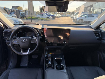 Photo 19 du bon plan LEXUS NX 450h+ Executive 4WD occasion à 53990 €