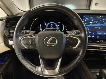 Photo 17 du bon plan LEXUS RX 450h+ Opéra de Paris 4WD occasion à 62990 €