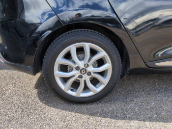 Photo 12 du bon plan RENAULT Clio Estate 1.2 TCe 120ch energy Intens EDC occasion à 10990 €