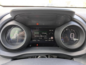 Photo 13 du bon plan TOYOTA Yaris 116h Design 5p MC24 occasion à 21490 €