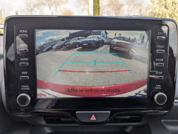 Photo 16 du bon plan TOYOTA Yaris 116h Design 5p MC24 occasion à 21490 €