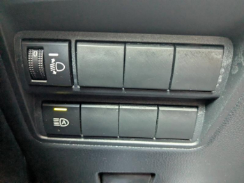 Photo 21 du bon plan TOYOTA Yaris 116h Design 5p MC24 occasion à 21490 €