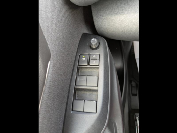 Photo 22 du bon plan TOYOTA Yaris 116h Design 5p MC24 occasion à 21490 €