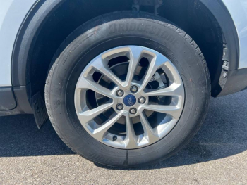 Photo 9 du bon plan FORD Kuga 2.5 Duratec 190ch FHEV E85 Titanium BVA occasion à 25590 €