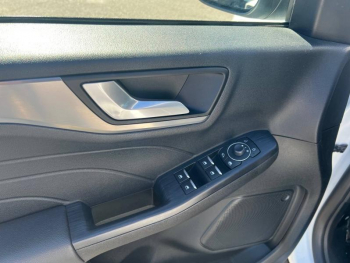 Photo 16 du bon plan FORD Kuga 2.5 Duratec 190ch FHEV E85 Titanium BVA occasion à 25590 €