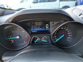 Photo 10 du bon plan FORD Kuga 2.0 TDCi 150ch Stop&Start ST-Line 4x2 occasion à 14900 €