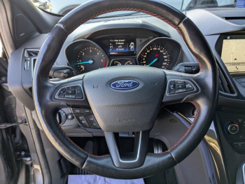 Photo 11 du bon plan FORD Kuga 2.0 TDCi 150ch Stop&Start ST-Line 4x2 occasion à 14900 €