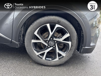 Photo 18 du bon plan TOYOTA C-HR 122h Edition 2WD E-CVT RC18 occasion à 16990 €