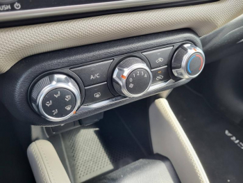 Photo 23 du bon plan NISSAN Micra 1.0 DIG-T 117ch N-Connecta 2019 occasion à 12990 €