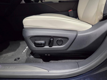 Photo 14 du bon plan LEXUS RX 450h+ Luxe 4WD MY25 occasion à 79900 €