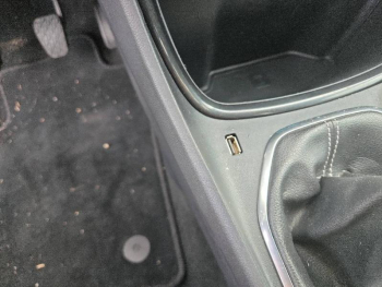 Photo 33 du bon plan FORD Puma 1.0 Flexifuel 125ch S&S mHEV Titanium occasion à 18770 €