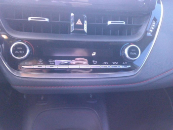 Photo 10 du bon plan TOYOTA Corolla Touring Spt 184h Collection occasion à 19590 €