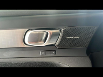Photo 12 du bon plan VOLVO XC40 B3 163ch Plus DCT 7 occasion à 39990 €