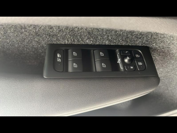 Photo 13 du bon plan VOLVO XC40 B3 163ch Plus DCT 7 occasion à 39990 €