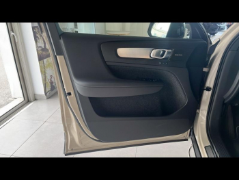 Photo 14 du bon plan VOLVO XC40 B3 163ch Plus DCT 7 occasion à 39990 €
