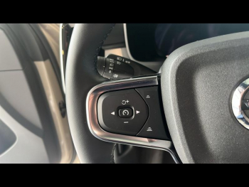 Photo 16 du bon plan VOLVO XC40 B3 163ch Plus DCT 7 occasion à 39990 €