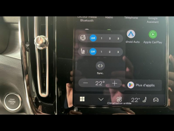 Photo 21 du bon plan VOLVO XC40 B3 163ch Plus DCT 7 occasion à 39990 €