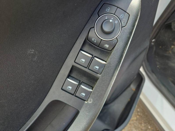 Photo 19 du bon plan FORD Puma 1.0 EcoBoost 125ch S&S mHEV Titanium Powershift occasion à 19790 €