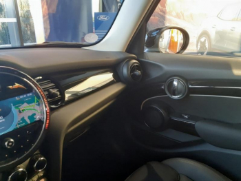 Photo 19 du bon plan MINI Mini 5 Portes Cooper 136ch  Essential BVA7 occasion à 24480 €