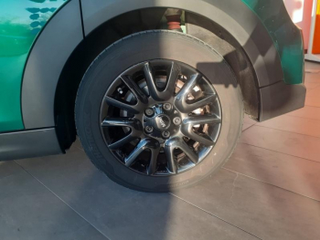 Photo 26 du bon plan MINI Mini 5 Portes Cooper 136ch  Essential BVA7 occasion à 24480 €