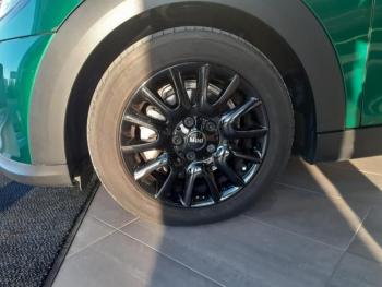 Photo 27 du bon plan MINI Mini 5 Portes Cooper 136ch  Essential BVA7 occasion à 24480 €