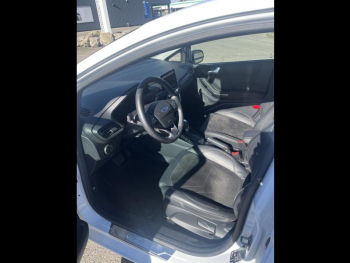 Photo 14 du bon plan FORD Fiesta 1.0 EcoBoost Hybrid 125ch Titanium Vignale Powershift 5p occasion à 18490 €