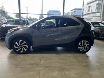 Photo 3 du bon plan TOYOTA Aygo X 1.0 VVT-i 72ch Design S-CVT Pack Zen occasion à 16390 €