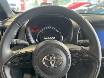 Photo 9 du bon plan TOYOTA Aygo X 1.0 VVT-i 72ch Design S-CVT Pack Zen occasion à 16390 €