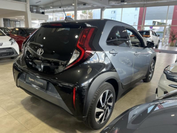 Photo 18 du bon plan TOYOTA Aygo X 1.0 VVT-i 72ch Design S-CVT Pack Zen occasion à 16390 €