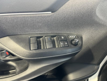 Photo 17 du bon plan TOYOTA Yaris Cross 116h Design AWD Pack Cargo occasion à 23390 €