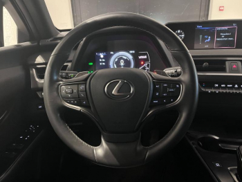 Photo 13 du bon plan LEXUS UX 300e Pack occasion à 17990 €