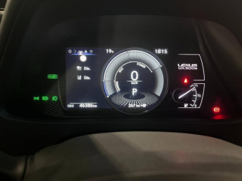 Photo 15 du bon plan LEXUS UX 300e Pack occasion à 17990 €