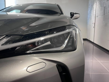 Photo 19 du bon plan LEXUS UX 300e Pack occasion à 17990 €