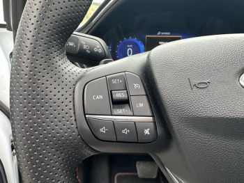 Photo 18 du bon plan FORD Puma 1.0 EcoBoost 125ch S&S mHEV ST-Line Powershift occasion à 19900 €