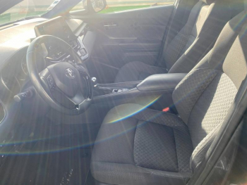 Photo 9 du bon plan TOYOTA C-HR 122h Dynamic Business 2WD E-CVT occasion à 17890 €