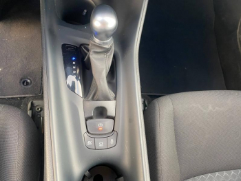 Photo 15 du bon plan TOYOTA C-HR 122h Dynamic Business 2WD E-CVT occasion à 17890 €