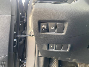 Photo 16 du bon plan TOYOTA C-HR 122h Dynamic Business 2WD E-CVT occasion à 17890 €