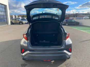 Photo 23 du bon plan TOYOTA C-HR 122h Dynamic Business 2WD E-CVT occasion à 17890 €